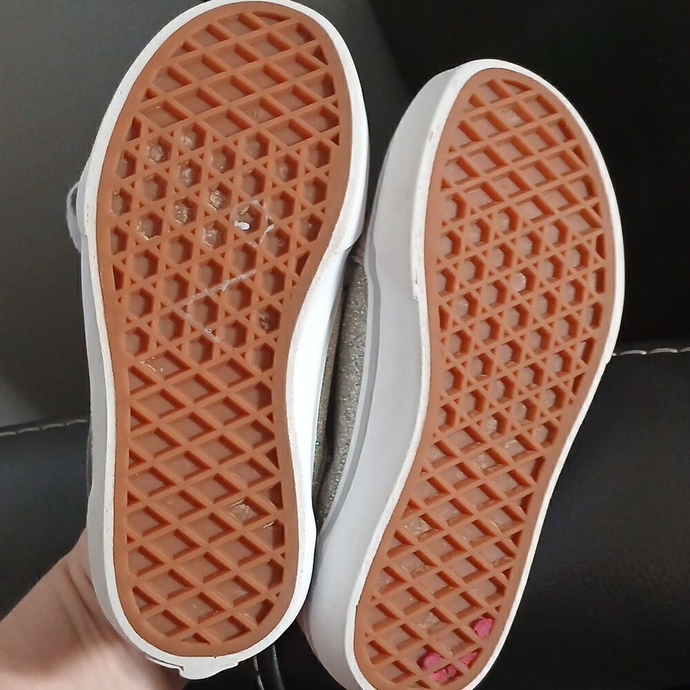 Vans - Picture 5 of 5